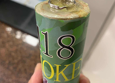 1592287910218945.png 安檢站查獲仿真煙霧彈.png