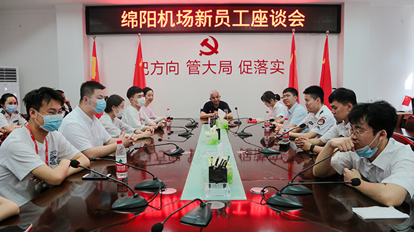 “助力鄉(xiāng)村振興，踐行艱苦奮斗” 將新員工黨性教育活動(dòng)搬到對(duì)口幫扶村4.jpg